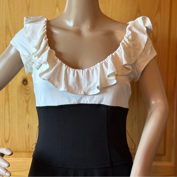 Vintage Y2K Cache Black White Colorblock Dress Size 8 Ruffle Collar Bodycon - Picture 4 of 13